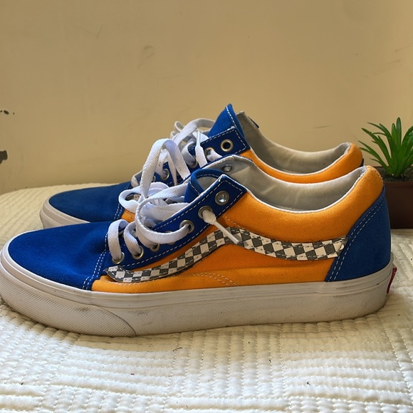 Vans - Picture 3 of 9